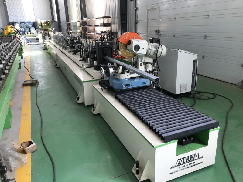 金屬卷簾門(mén)成型機