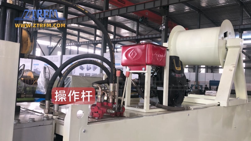 出口哥斯達黎加中拓KR18移動(dòng)式全液壓閉口式屋頂面板成型機