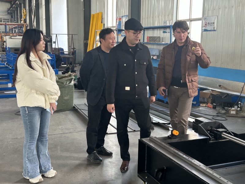 俄羅斯客戶(hù)實(shí)地考察工廠(chǎng)三臺設備成功簽約合作未來(lái)長(cháng)期合作可期
