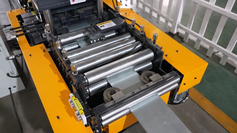 輕質(zhì)+智能操作:冷彎型鋼領(lǐng)域的革新之作,中拓冷彎印度帽子型型鋼機(jī),一站式生產(chǎn)解決方案:解析中拓冷彎印度帽子型型鋼機(jī)的核心優(yōu)勢(shì) 輕質(zhì)+智能操作:冷彎型鋼領(lǐng)域的革新之作,中拓冷彎印度帽子型型鋼機(jī),一站式生產(chǎn)解決方案:解析中拓冷彎印度帽子型型鋼機(jī)的核心優(yōu)勢(shì)