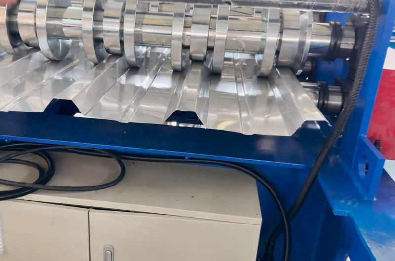 中拓冷彎光伏不銹鋼屋面瓦:科技賦能建筑,助力綠色發(fā)展,從功能單一到 “發(fā)電 + 防護 + 節(jié)能” 中拓冷彎光伏不銹鋼屋面瓦:科技賦能建筑,助力綠色發(fā)展,從功能單一到 “發(fā)電 + 防護 + 節(jié)能”