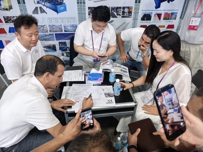 冷彎設備引全球關注,接受央視采訪談中國制造出海,中拓徐總帶隊亮相第 138 屆廣交會! 冷彎設備引全球關注,接受央視采訪談中國制造出海,中拓徐總帶隊亮相第 138 屆廣交會!